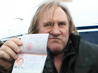 После получения российского паспорта Депардье посетил Мордовию