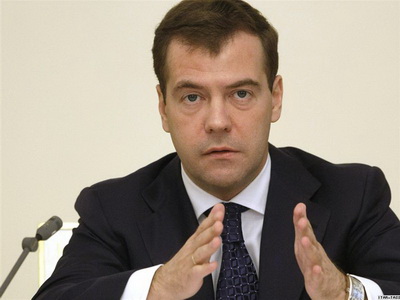 Медведев: надо перейти к реальному объединению МАЗа и КАМАЗа, либо закрыть эту тему
