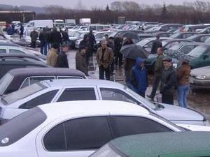 В Беларуси в 2009 году продажи новых авто упали на 40%