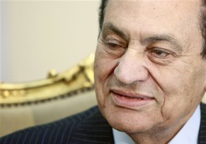 Мубараку запретили покидать Египет