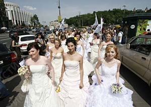 Более 950 заявок было подано для участия в Параде невест-2010