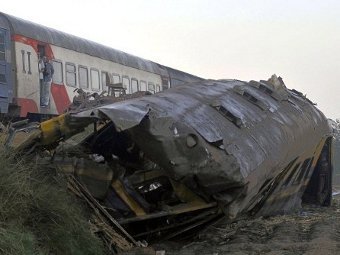 В результате крушения поезда в Египте пострадали более 100 военнослужащих