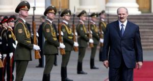 Лукашенко просит еврокомиссара «как можно скорее» приехать в Беларусь