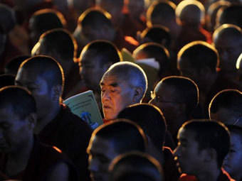 В Тибете два монаха совершили акты самосожжения
