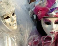 В Венеции стартовал традиционный карнавал, под девизом «Живи в цвете»