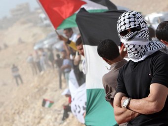 Около тысячи сирийских палестинцев прорвали границу с Израилем