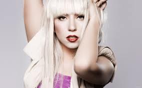 Леди Гага вернулась на сцену