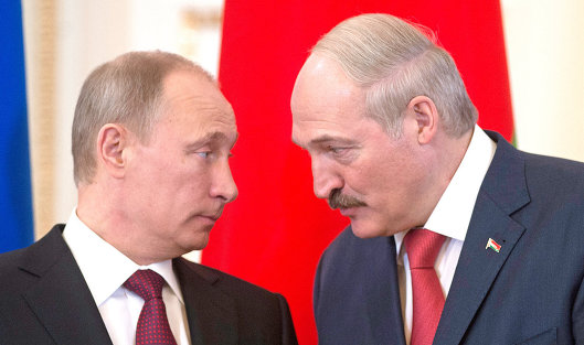 Лукашенко напомнил Путину в день рождения про «налоговый маневр»