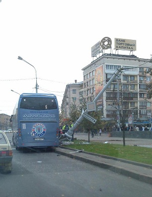 В Минске  произошло ДТП с участием скорой помощи и автобусом хоккейного клуба «Юность-Минск»