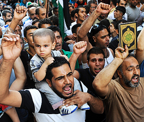 Акции протеста мусульман охватывают Европу
