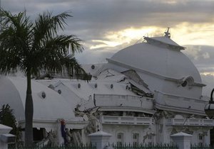 На Гаити произошло новое сильное землетрясение