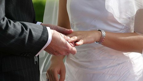В Беларуси снизилось число браков и возросло число разводов