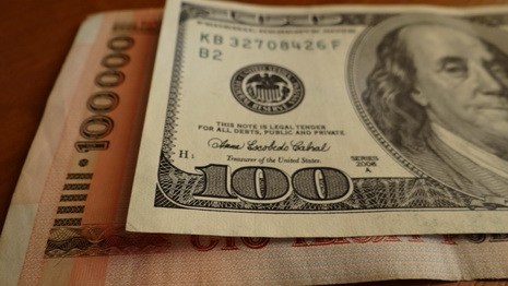 Долларовая зарплата в Беларуси начала снижаться