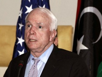 Маккейн призвал начать бомбардировки Сирии
