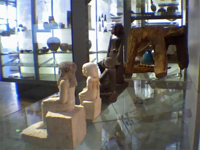 В музее Манчестера «ожила» статуя древнеегипетского бога (Видео)
