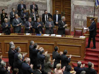 Греческий парламент принял бюджет на 2013 год