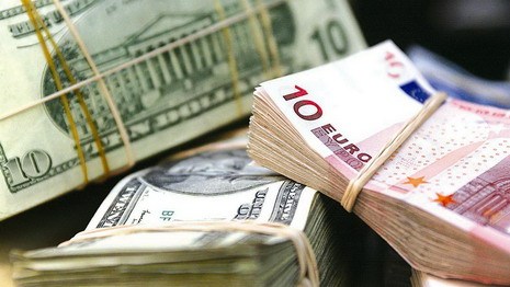 В Беларуси спрос на доллар превысил предложение в шесть раз