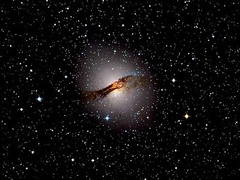 NASA получило самый совершенный снимок черной дыры (Видео)