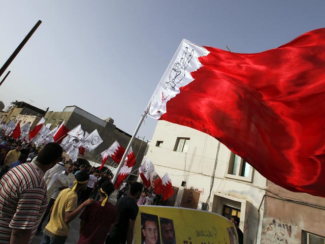 Многотысячные антиправительственные демонстрации снова прошли в Бахрейне
