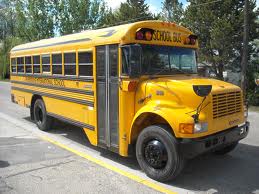 В США школьный автобус попал в ДТП, пострадали 25 человек