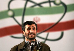 Ахмадинеджад объявил Иран ядерной державой