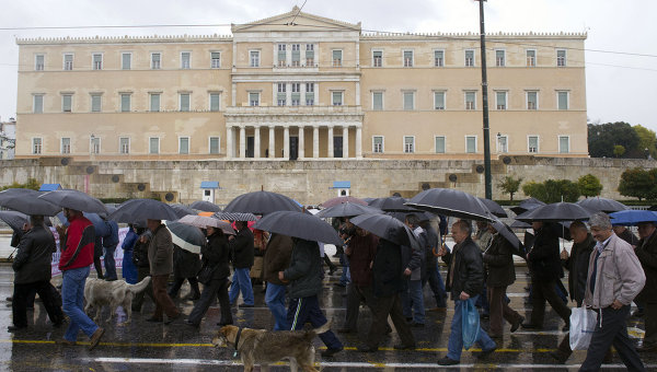 Более 50 тысяч человек участвуют в акции протеста в Афинах