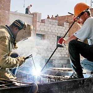 Лукашенко: белорусские строители меняют жизнь к лучшему