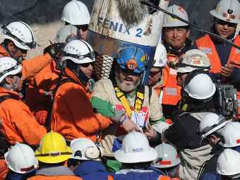 Последний человек поднят из аварийной шахты в Чили