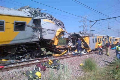 В ЮАР столкнулись два пасcажирских поезда