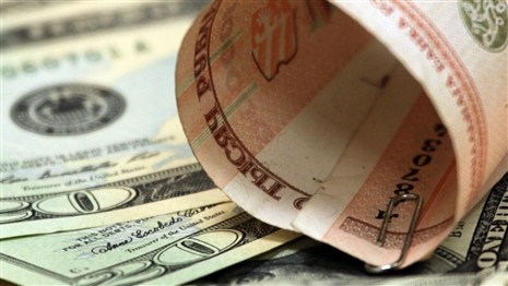 Курс доллара упал до 8 тыс. рублей