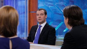 Медведев не против возврата к переводу часов, если население поддержит