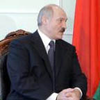 Лукашенко: Конституционный суд должен воспитывать белорусов через СМИ