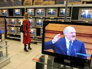 Лукашенко: на белорусском телевидении забыли про идеологию