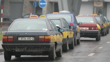 В Минске поднимаются цены на услуги такси