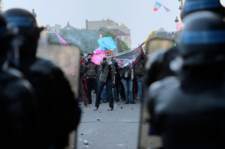 Беспорядки в Париже: свыше 350 задержанных, 36 пострадавших