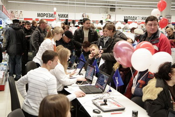 Белорусы выстроились в очереди за дешевыми кредитами