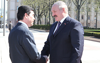 Бердымухамедов и Лукашенко довольны отношениями между странами