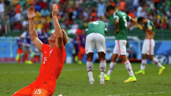 Сборная Нидерландов вышла в 1/4 финала ЧМ после победы над Мексикой
